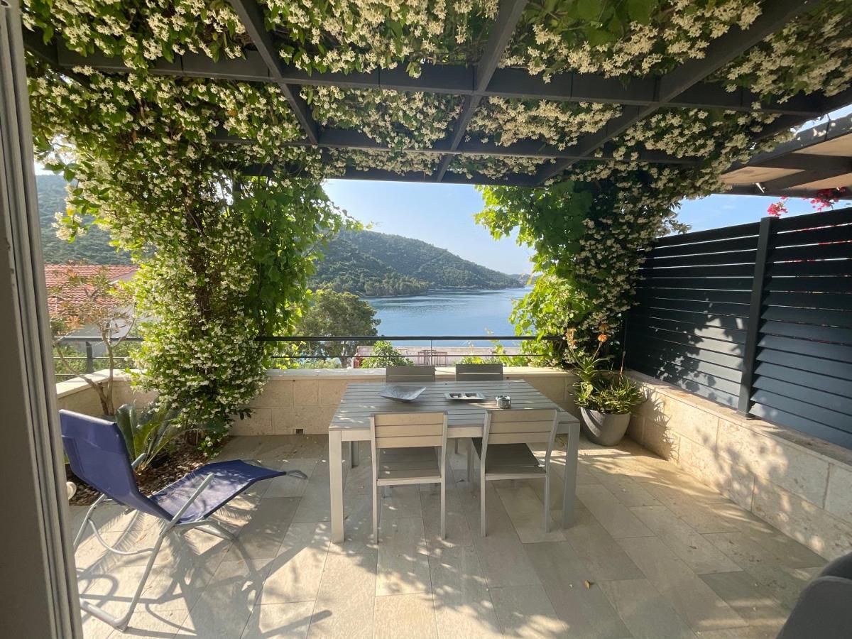 Villa Iva Lastovo Uble Exterior foto
